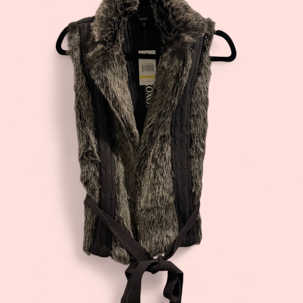 ✨ XOXO Faux Fur & Knit Vest with Tie Waist – Size (M) ✨
